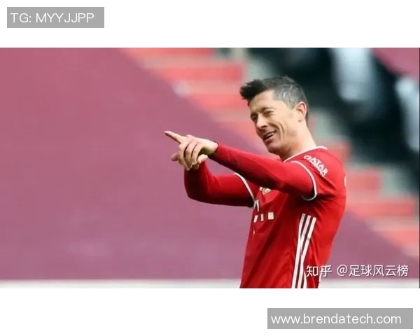 双手摸头足球明星的独特魅力与精彩瞬间回顾